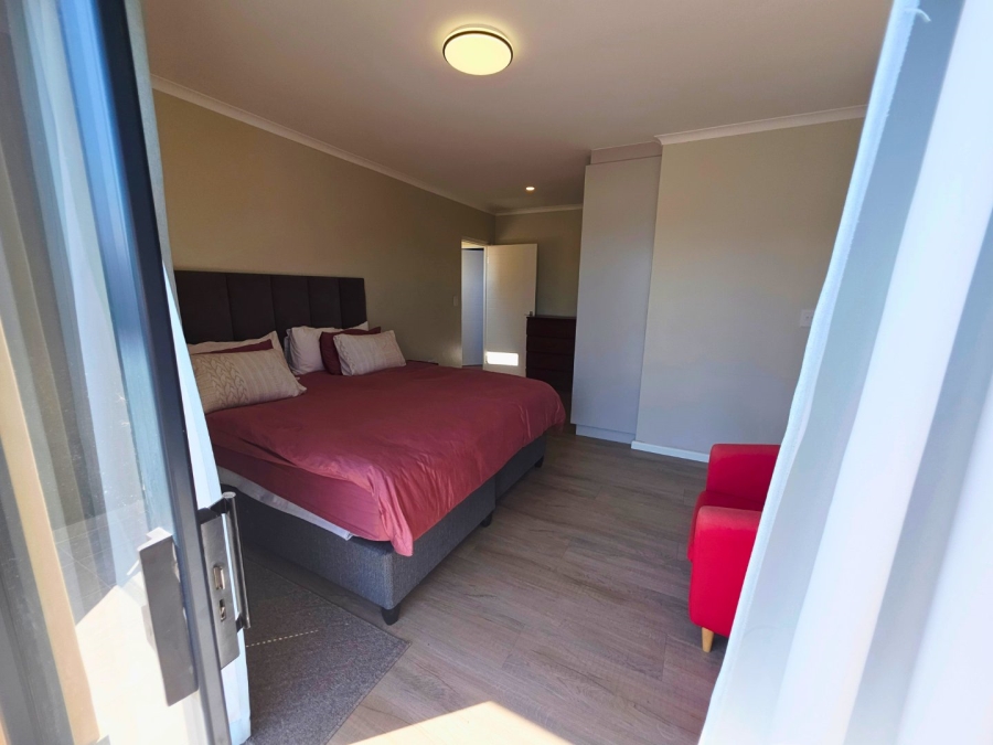 To Let 5 Bedroom Property for Rent in Sandown Western Cape